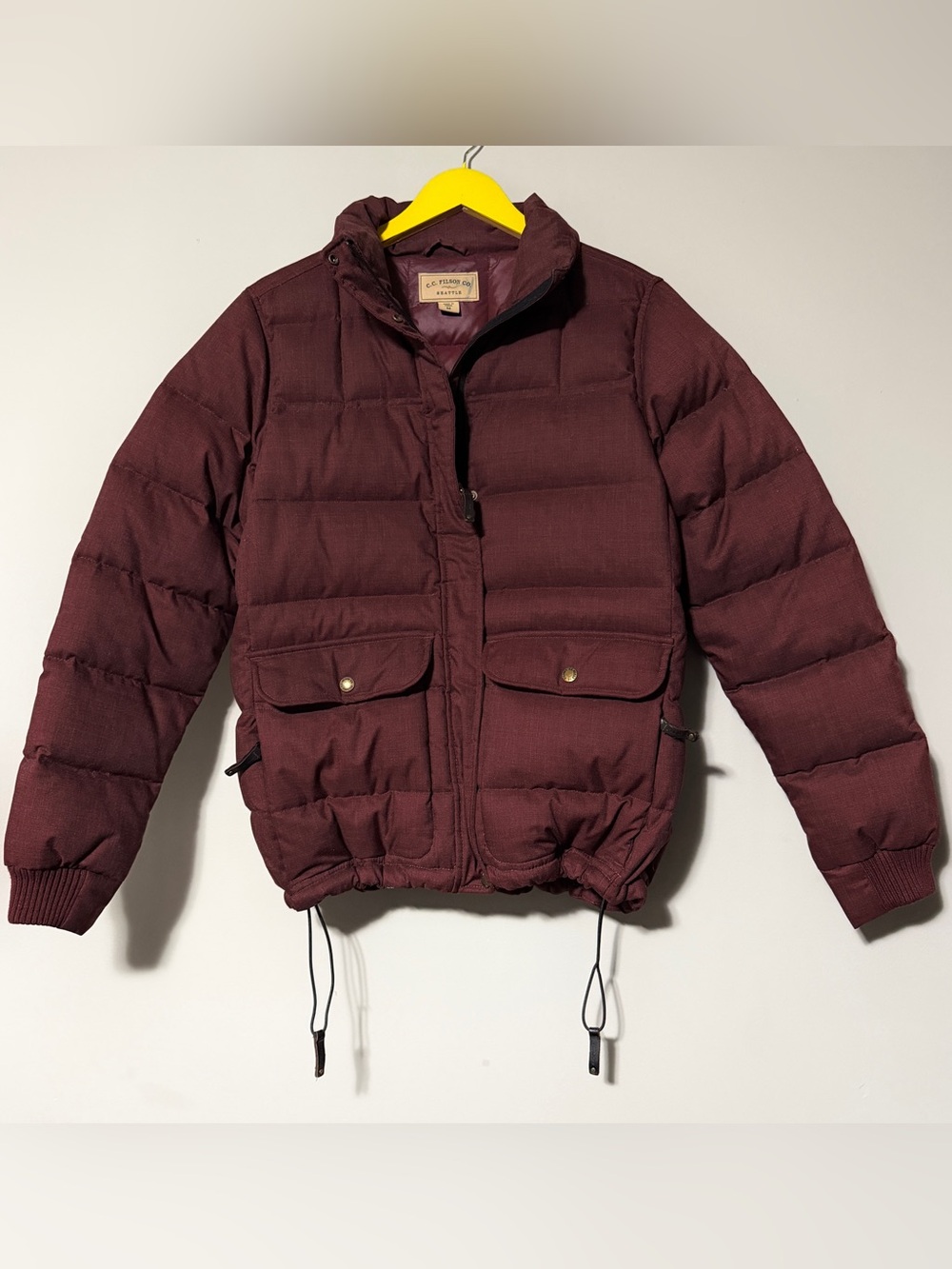 Filson burgundy puffer jacket Size M